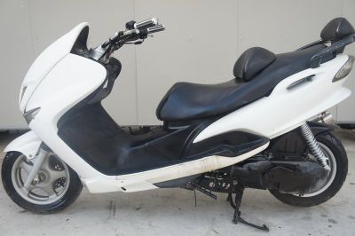 ヤマハ　マジェスティー125　5ＣＡ　コマジェ　ホワイト
