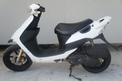 スズキ　ZZ　CA1PB　ホワイト