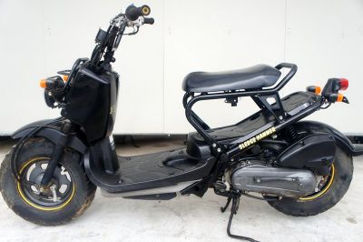 人気のズーマー　低価格にて　ブラック　