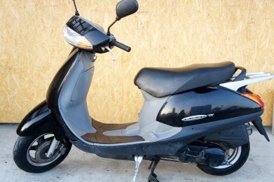 ホンダ　リード100　マフラー社外　ブラック