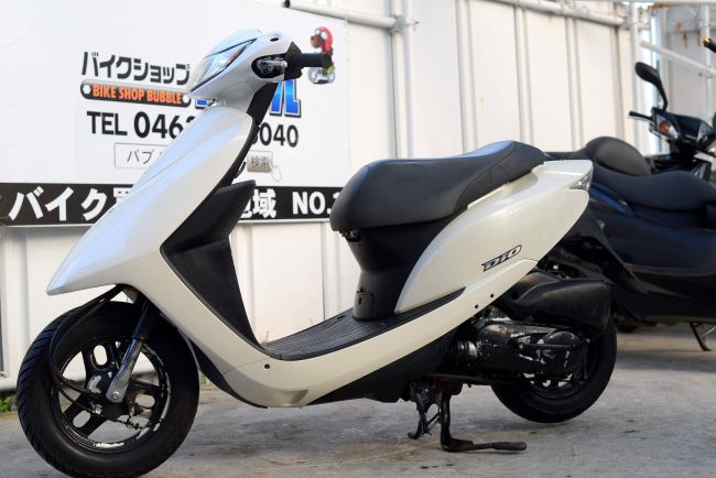 AF62　Dio　シート新　パールホワイト