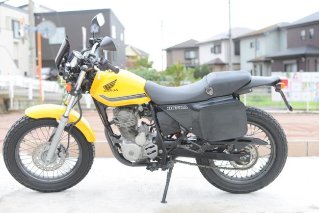 ホンダ　ＦＴＲ２２３　MC34　イエロー