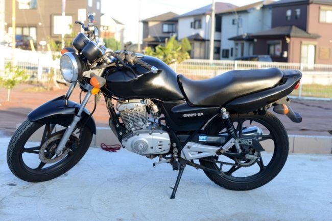 スズキ　EN125　