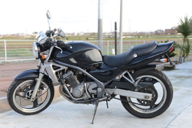 カワサキ　バリオス250　在庫2台