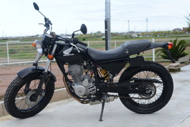 ホンダ　FTR223　社外マフラー