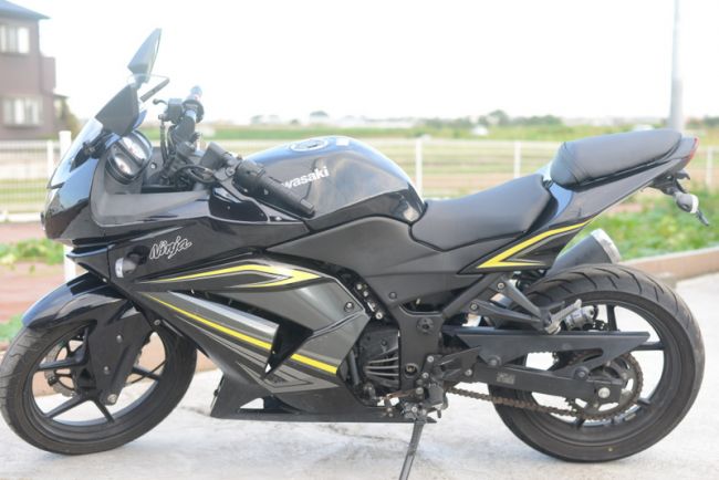 カワサキ	Ｎｉｎｊａ　２５０Ｒ　前タイヤ新品渡し