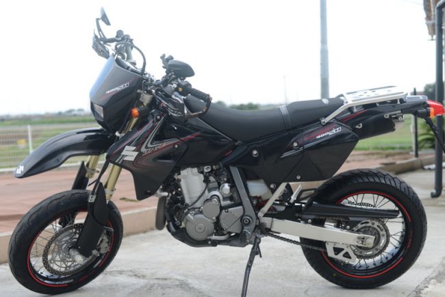 スズキ	ＤＲ－Ｚ４００ＳＭ