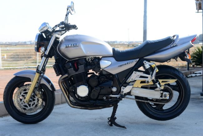 ヤマハ	ＸＪＲ１３００