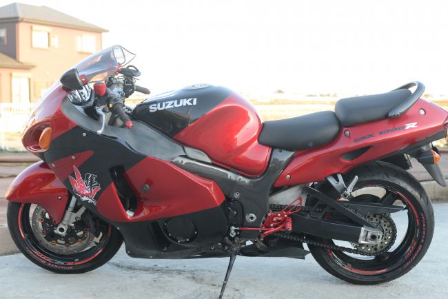 SUZUKI　GSX1300Rハヤブサ