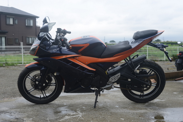ヤマハ　YZF-R15　オレンジ　カスタム　