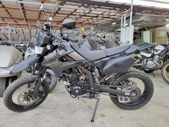 カワサキ　DトラッカーＸ　ブラック