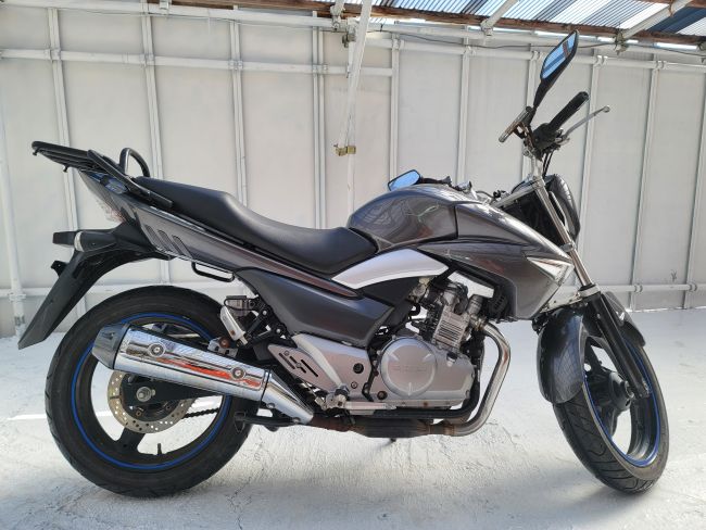 スズキ　GSR250　ブラック