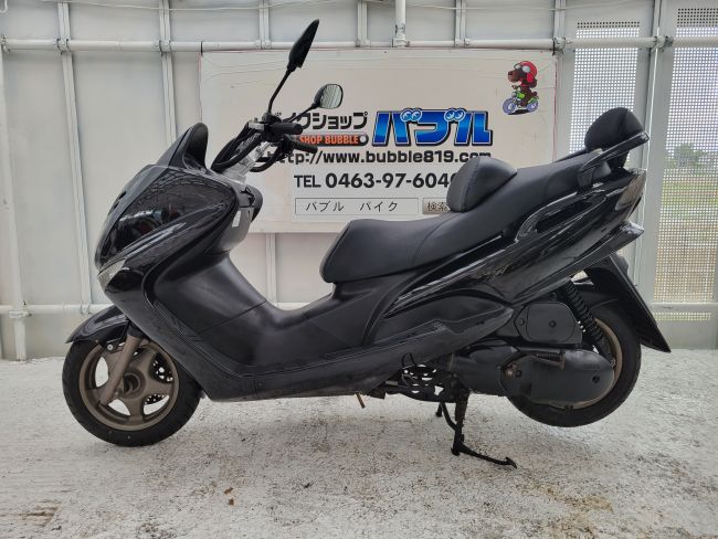 ヤマハ　マジェスティ１２５　黒　海外生産車