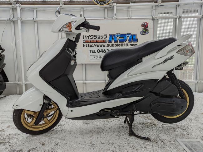 ヤマハ　シグナスX　SE44J　125㏄　白　社外マフラー　インジェクション