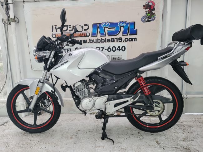 ヤマハ　YBR125　インジェクション　125㏄　シルバー
