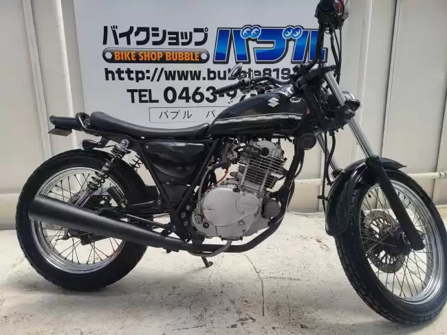 スズキ　グラストラッカー