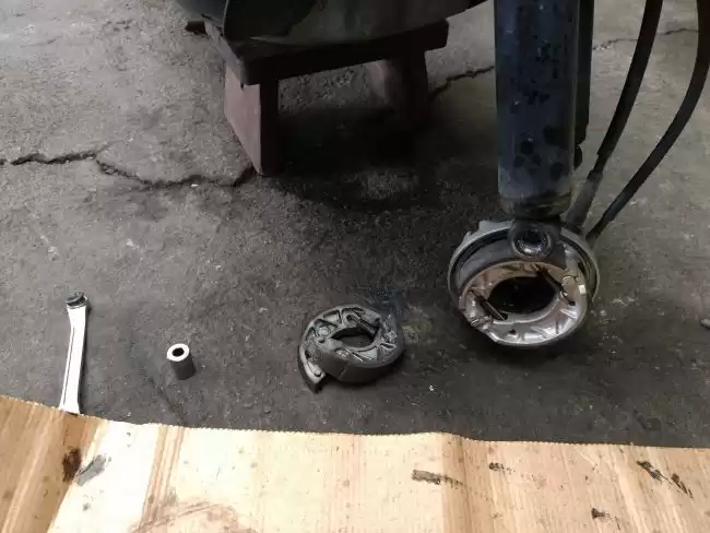 DIO AF68 フロントブレーキシュー交換