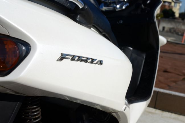 ホンダ　フォルツァ250社外マフラー