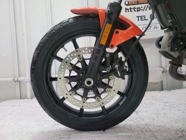 DUCATI　スクランブラーSIXTY2　オレンジ