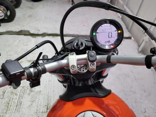 DUCATI　スクランブラーSIXTY2　オレンジ