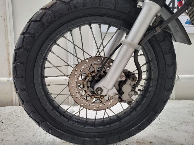 ヤマハ　TW200　白　キャブ　DG07J　2000年式