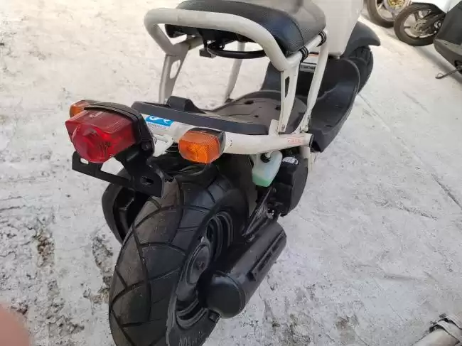 HONDA ズーマー　2001年式　AF58　キャブ式　白